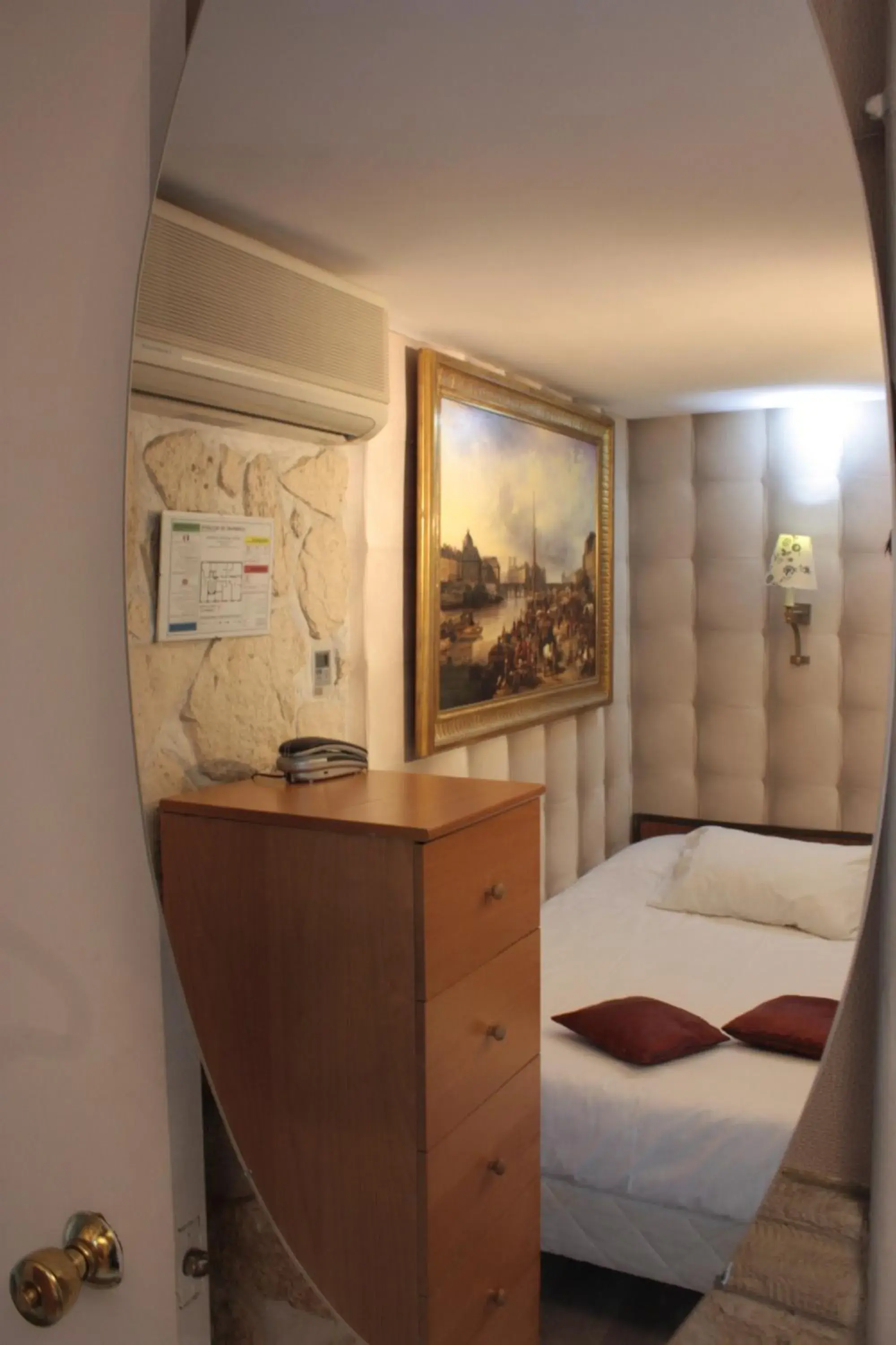 Bedroom, Bed in Hotel Hauteville Opera